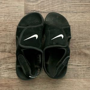 Boys Black Nike Sunray Sandals Size 2Y-3Y